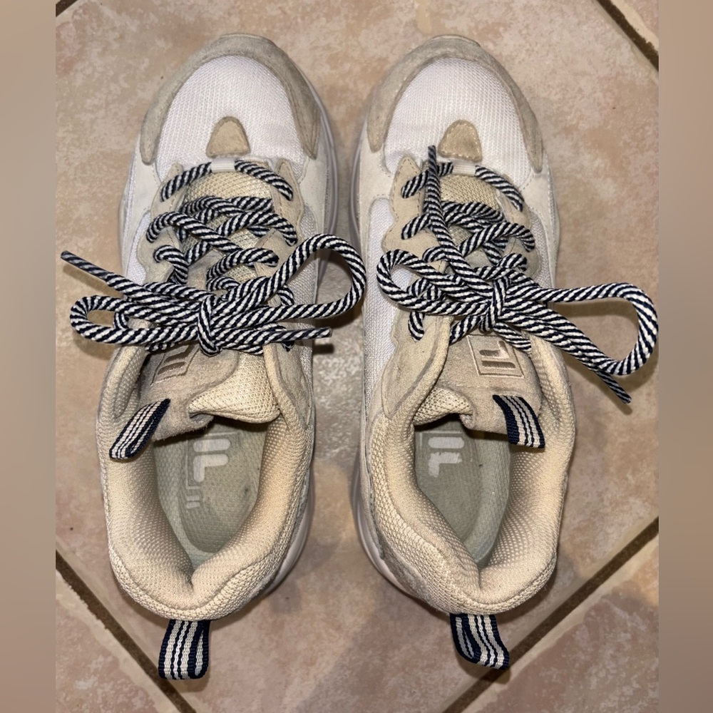 Fila Ray Tracer Beige & White Athletic Running Shoes Sneakers Size 6.5 - Picture 9 of 13